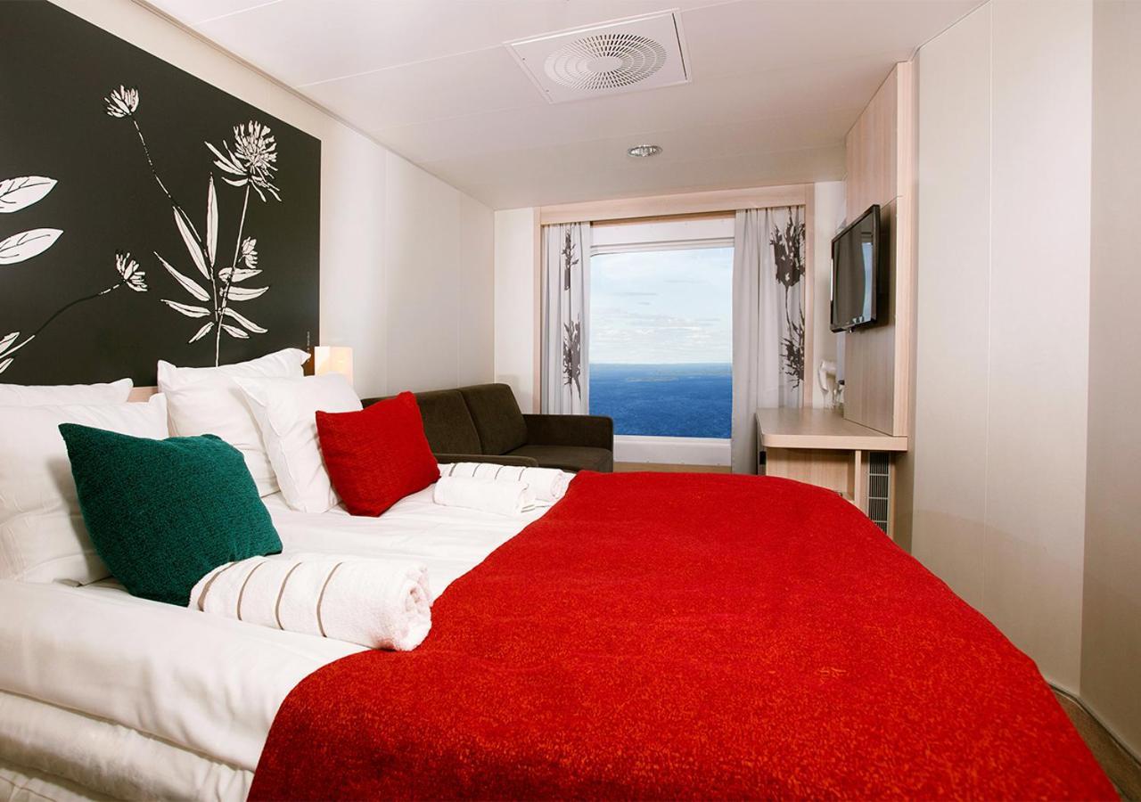 Viking Line Ferry Viking Grace - One-Way Journey From Turku To Stockholm Hotel Bilik gambar