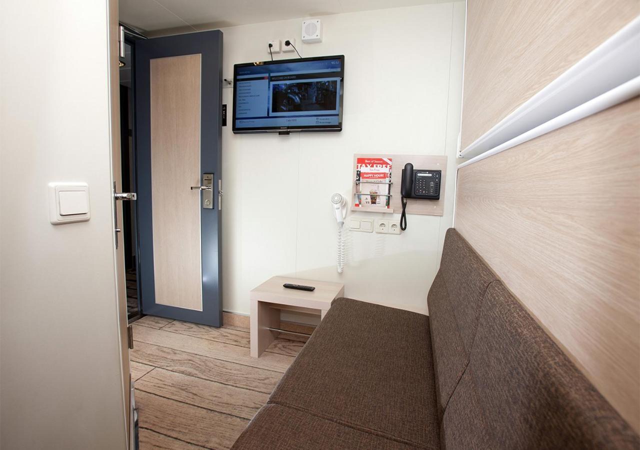 Viking Line Ferry Viking Grace - One-Way Journey From Turku To Stockholm Hotel Bilik gambar